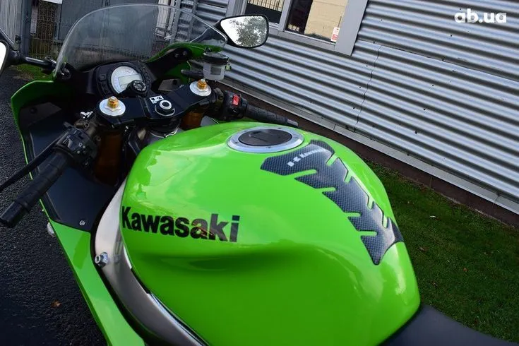 Kawasaki ZX Image 7